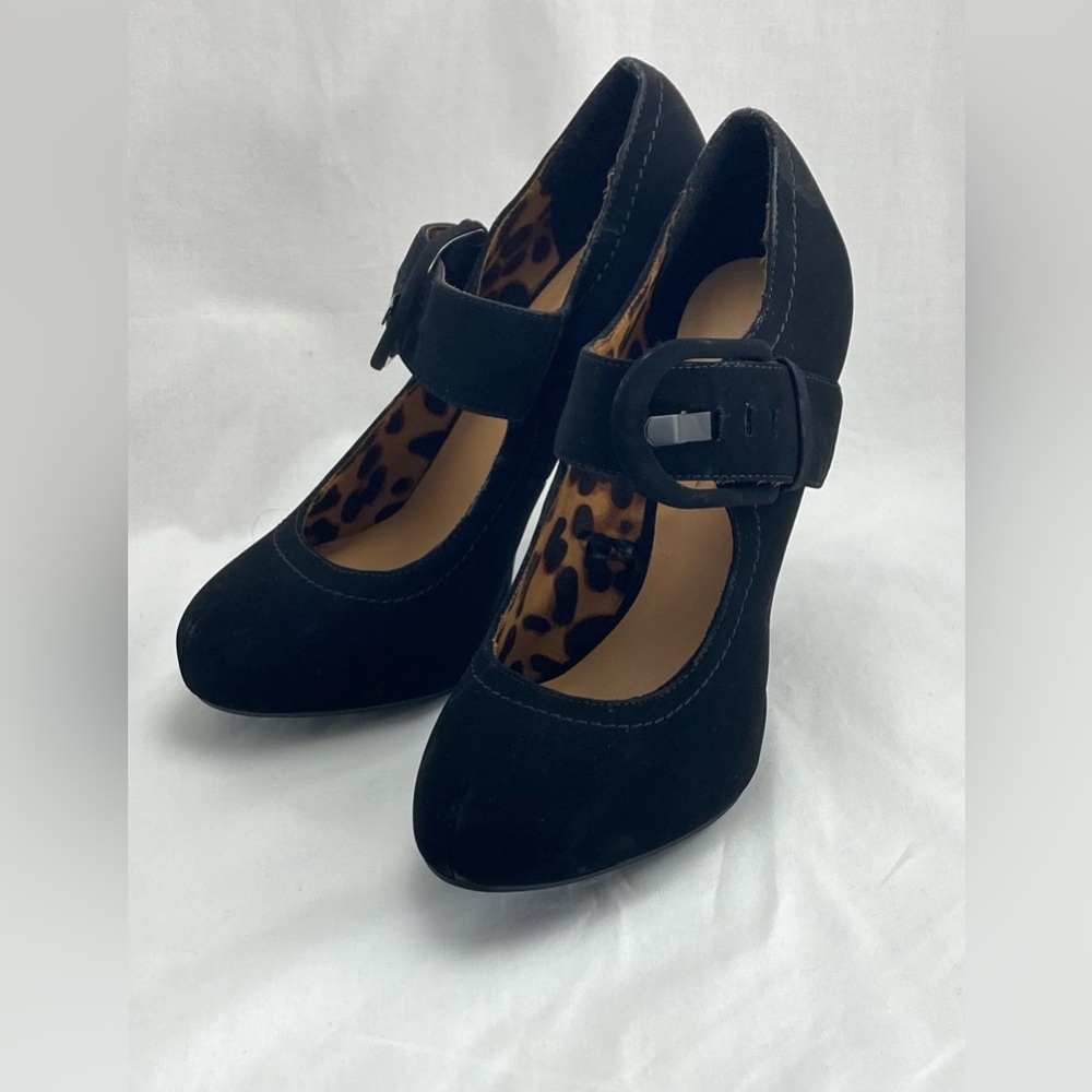 Elegant Black Women's Heels with Buckle